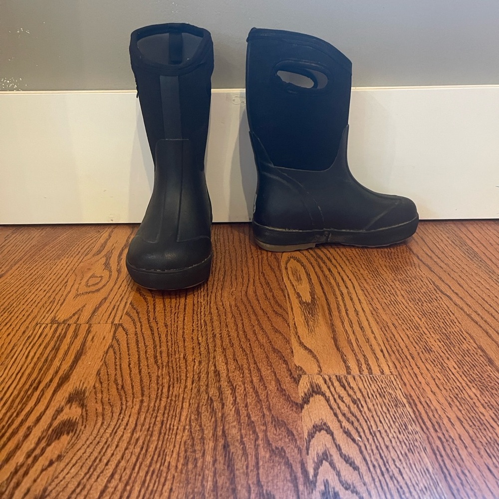 Bogs Kids Black Insulated Waterproof cold weather Boots